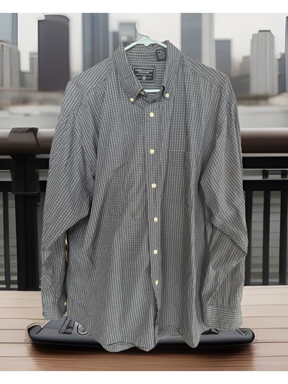 American Eagle Button Down Shirt Mens Size Large Blue White Plaid Long Sleeve